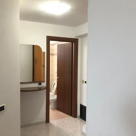 Schones In Mehrfamilienhaus, 2.5 Km Zum Strand, 2 Erwachsene, 2 Kinder * Tortoreto