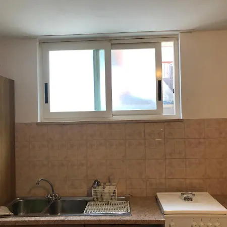 Schones In Mehrfamilienhaus, 2.5 Km Zum Strand, 2 Erwachsene, 2 Kinder Apartmán