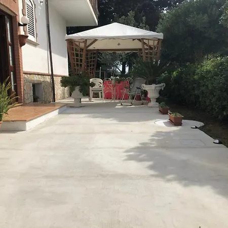 Schones In Mehrfamilienhaus, 2.5 Km Zum Strand, 2 Erwachsene, 2 Kinder Apartmán